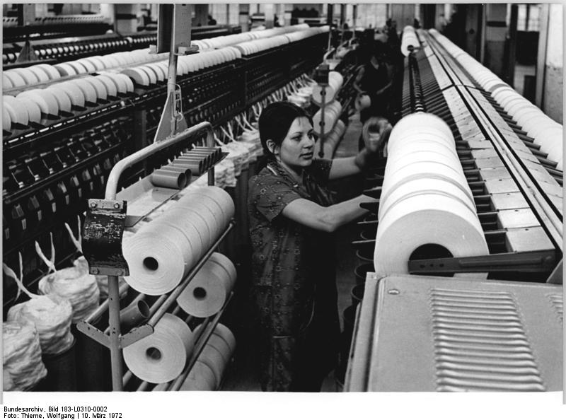 Yarn Spinning - Formation of Yarn - Textile School